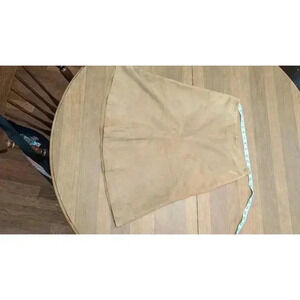 Ladies light brown leather skirt by Ann Taylor size 6 light wear, good condition